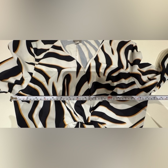 ASOS Women’s Zebra Print Long Sleeve Deep V-Neck Blouse Size 8 - Picture 12 of 14
